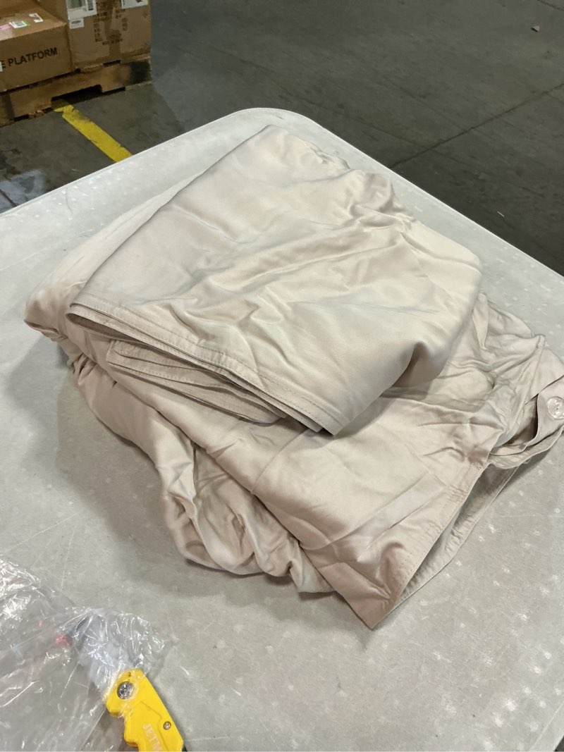 Condition photo showing Good Condition for bamboo sheet set king/cal king