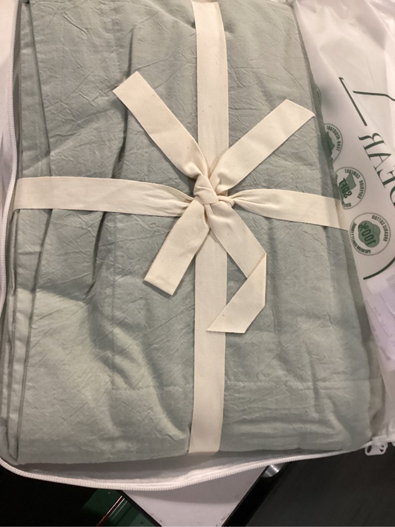Condition photo showing New/Like New for bdear 3 pieces sage green duvet cover set california king size 104'' w x 98'' l, 100% washed cotton duver cover with zipper closure plus 2 pillowcases, oeko tex standard certificated, cozy feel sage green(no comforter) california king (104" x 98")