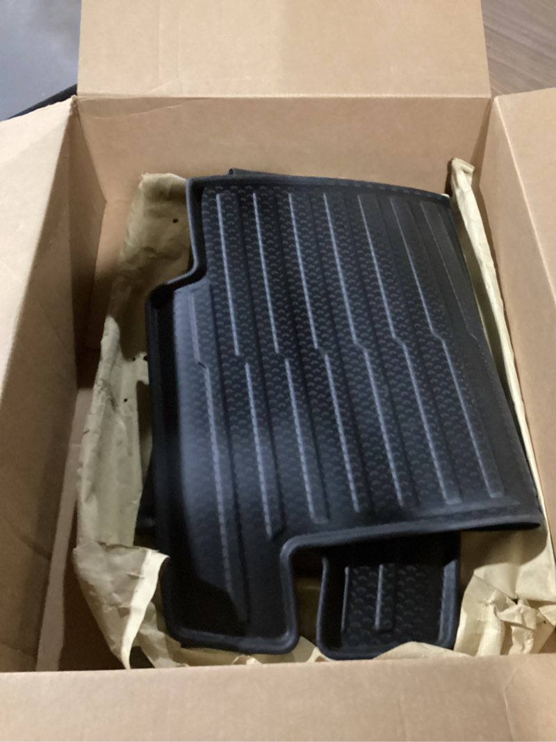 Condition photo showing Good Condition for Mixsuper Cargo Liner for 2022-2025 Rivian R1S Cargo Mat Backrest Mat for R1S All Weather Trunk Mat Backrest Mat TPE Back Seat Cover Protector for R1S Accessories