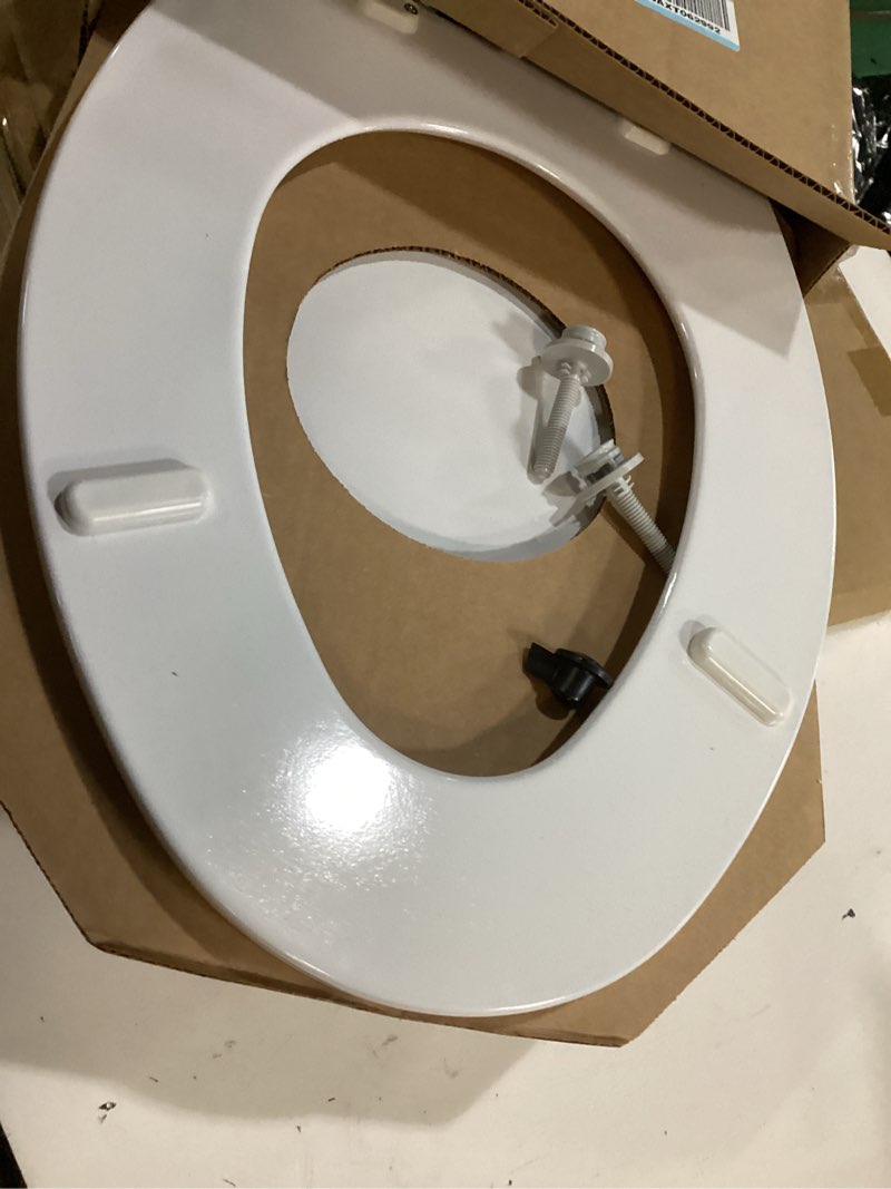 Condition photo showing Good Condition for bemis 1500ec 390 lift-off wood elongated toilet seat, cotton white (pack of 1)