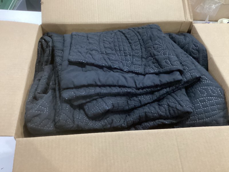 Condition photo showing As Is for love's cabin king size quilt set black bedspreads - soft bed fall lightweight bedspread comforter - modern style coin pattern coverlet for all season - 3 pieces (1 quilt, 2 pillow shams) king (106"x96") coin pattern black