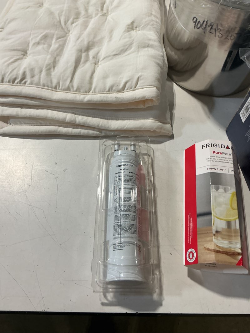 Condition photo showing Good Condition for frigidaire water and ice refrigerator filter pwf-1