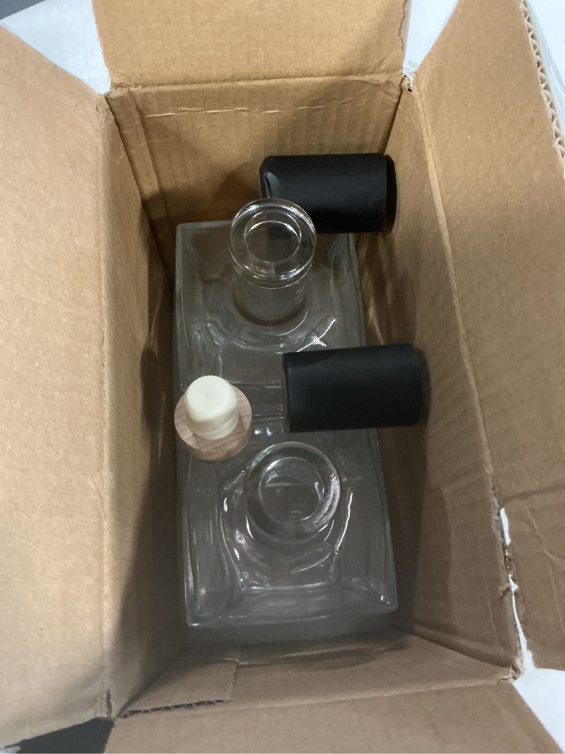 Condition photo showing Good Condition for Liengoron 2Pack 25 oz Glass Bottles with Lid 750 ml Clear Empty Bottles with Cork Square Glass Bottle with Cap for Liquor Vodka Brandy Whiskey Beer Water Soda 2 750ML
