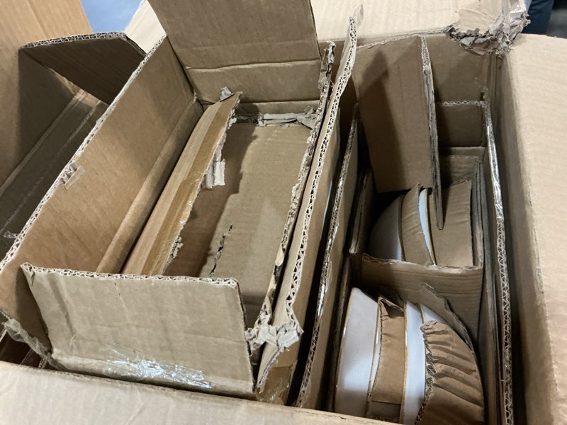 Condition photo showing Good Condition for Famiware Ocean Square Plates and Bowls Set, 18 Pieces Dinnerware Sets, Dishes Set for 6, Microwave and Dishwasher Safe, Scratch Resistant, Cappuccino White Cappuccino White Set(18pcs)