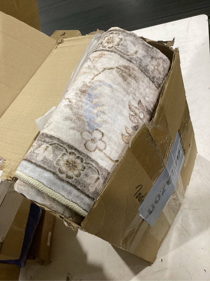 Condition photo showing Good Condition for witshock 5x7 washable area rug, vintage rug traditional floor cover, rugs for living room bedroom kitchen accent, non-slip stain low pile resistant floor carpet, light blue light blue/light ivory/beige 5' x 7' (rectangular)