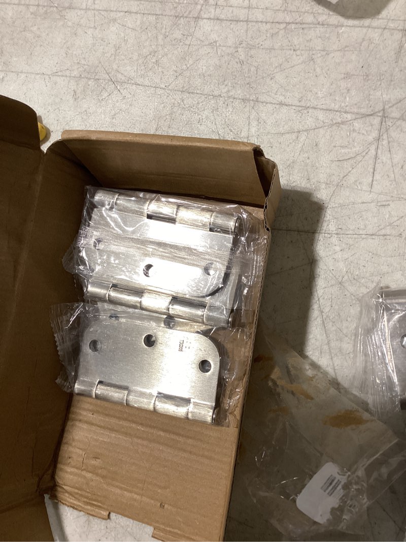 Condition photo showing Good Condition for 10-Pack 3.5-Inch x 3.5-Inch Interior Door Hinges with 5/8-Inch Radius, Satin Brass, Heavy Duty Steel Construction, Left- or Right-Handed – Design House, 181404 Satin silver 1