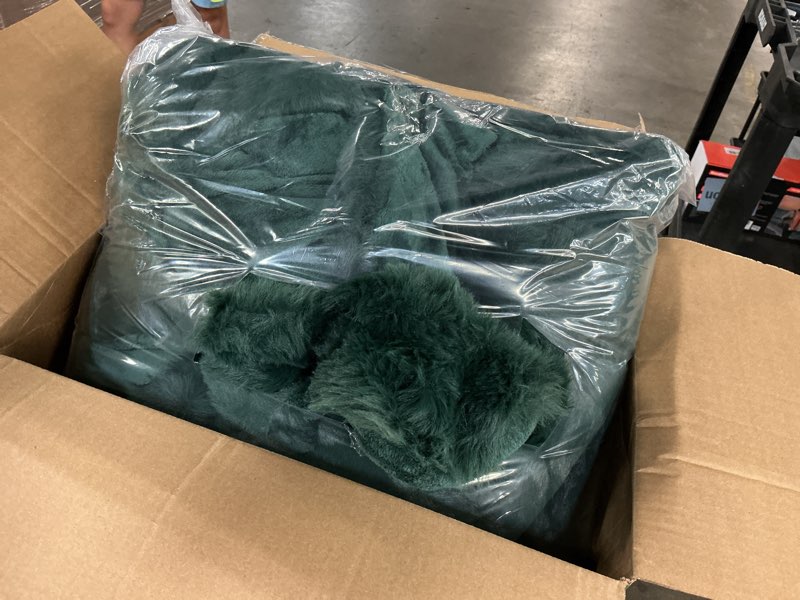 Condition photo showing New/Like New for Green blanket 