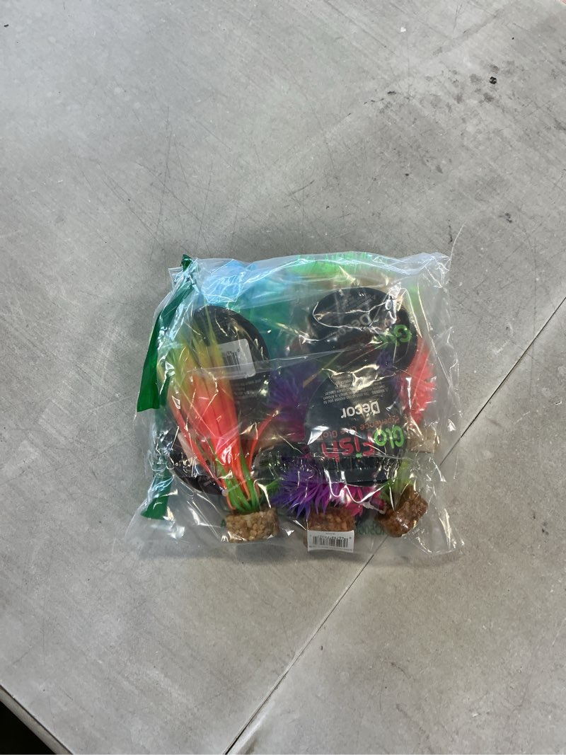 Condition photo showing New/Like New for Assortment of small pet items,miscellaneous small, variety of items multiple pieces, 5 items total
