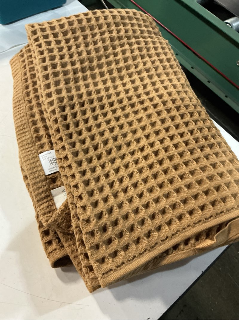 Condition photo showing Good Condition for waffle bath towel warm brown - casaluna™