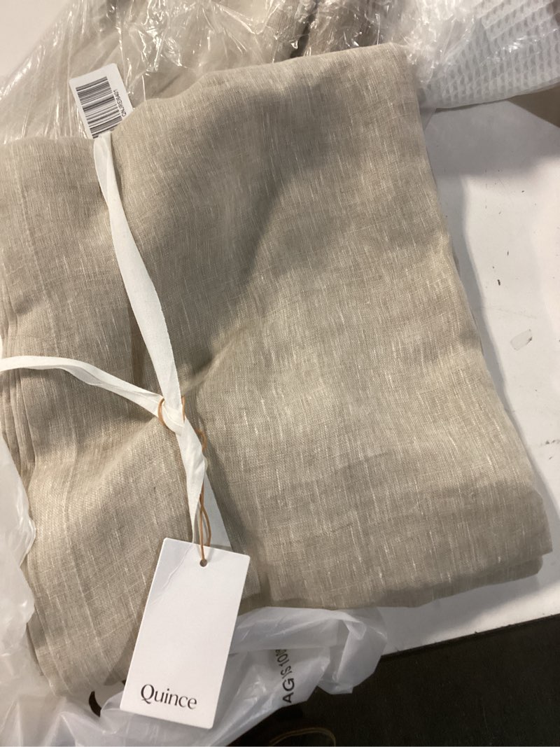 Condition photo showing Good Condition for quince belgian flax linen duvet cover in a natural tan color.