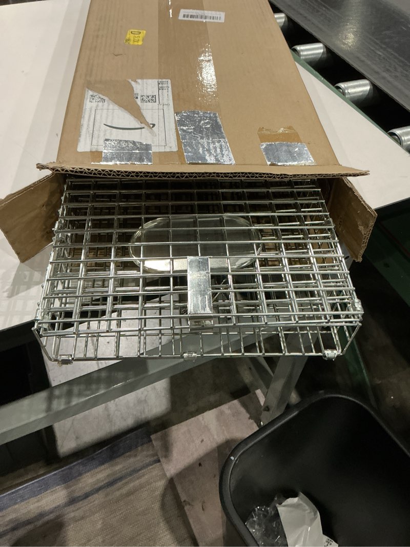 Condition photo showing Good Condition for szhlux 32" live animal cage trap, heavy duty folding raccoon traps, humane cat trap for stray cats, raccoons, squirrel, skunk, mole, groundhog, armadillo, rabbit, catch and release sz-hxl8130-new