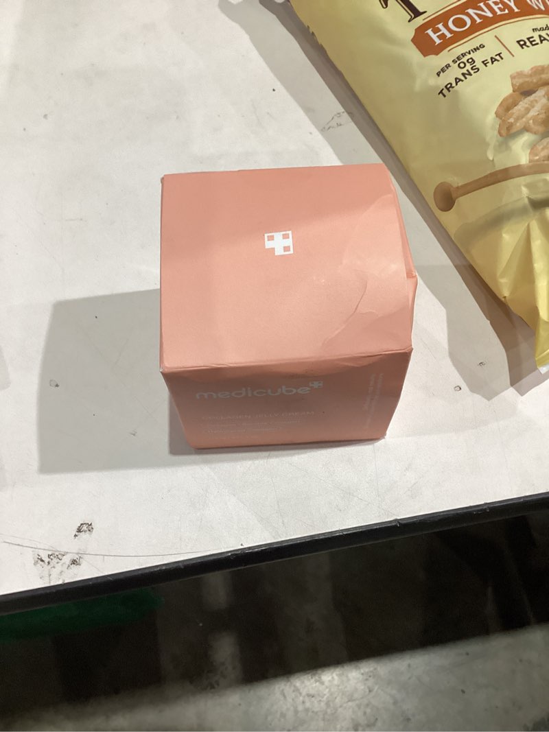 Condition photo showing New/Like New for medicube Collagen Jelly Cream- Niacinamide & Freeze-Dried Hydrolyzed Collagen - Boosts skin's barrier hydration and gives 24h Glow & Lifted Look - No artificial color, Korean skincare (3.71 fl.oz.) 3.71 Fl Oz (Pack of 1)