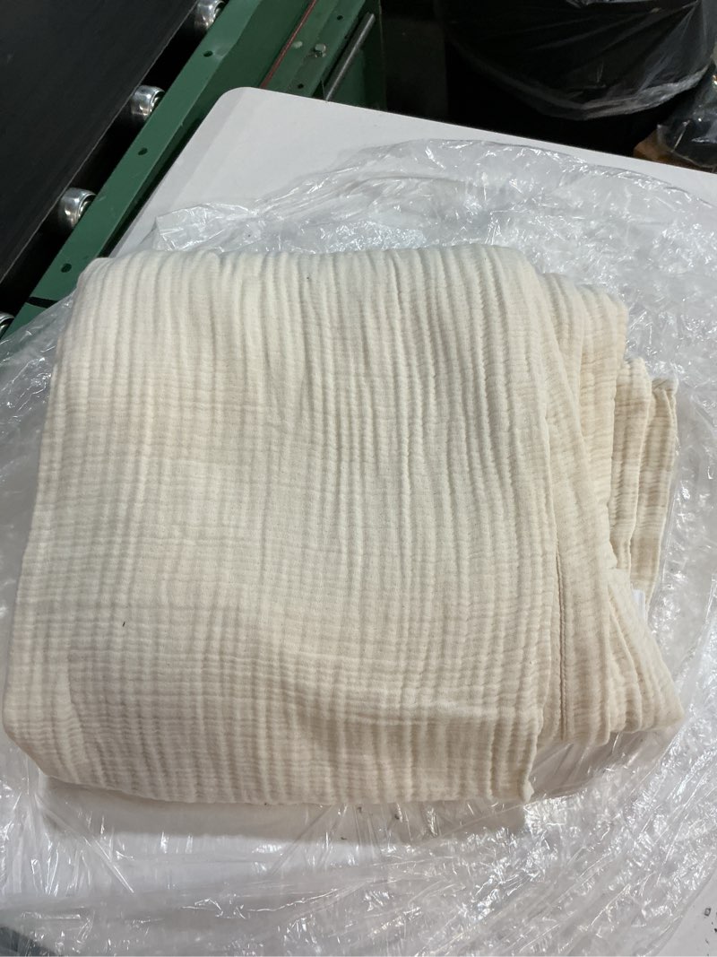 Condition photo showing As Is for quince organic cotton gauze blanket craean full/queen 