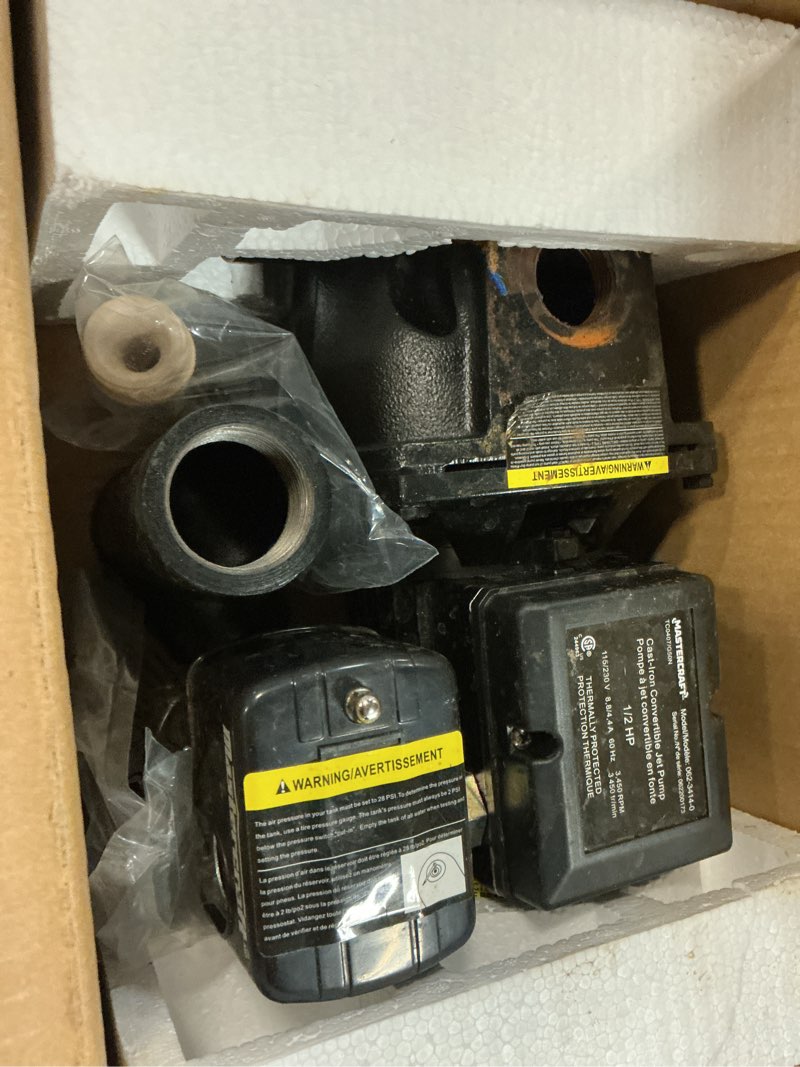 Condition photo showing As Is for cast iron • en fonte convertible jet pump pompe a jet convertible 1/2 hp 
