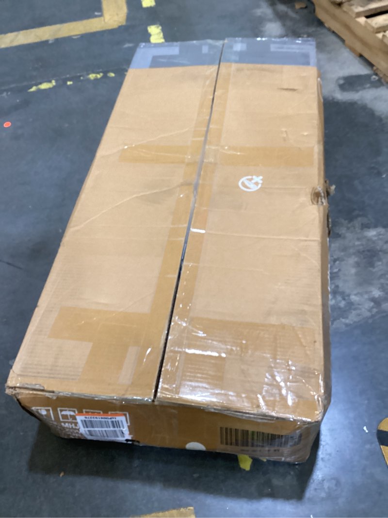 Condition photo showing Good Condition for plastic folding chair