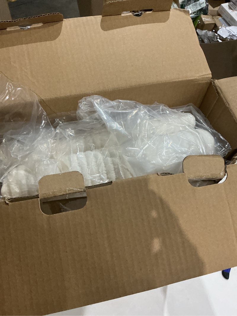 Condition photo showing Good Condition for EVERGRACEHOME Cotton Coverlet Set King Size 3 Pieces, Lightweight Soft Ribbed Matelassé Bedspread Quilt Set, Cozy Oversized Quilted Bedding Set with 2 Pillow Shams for All Seasons, Ivory White King (108" x 98") Ivory White