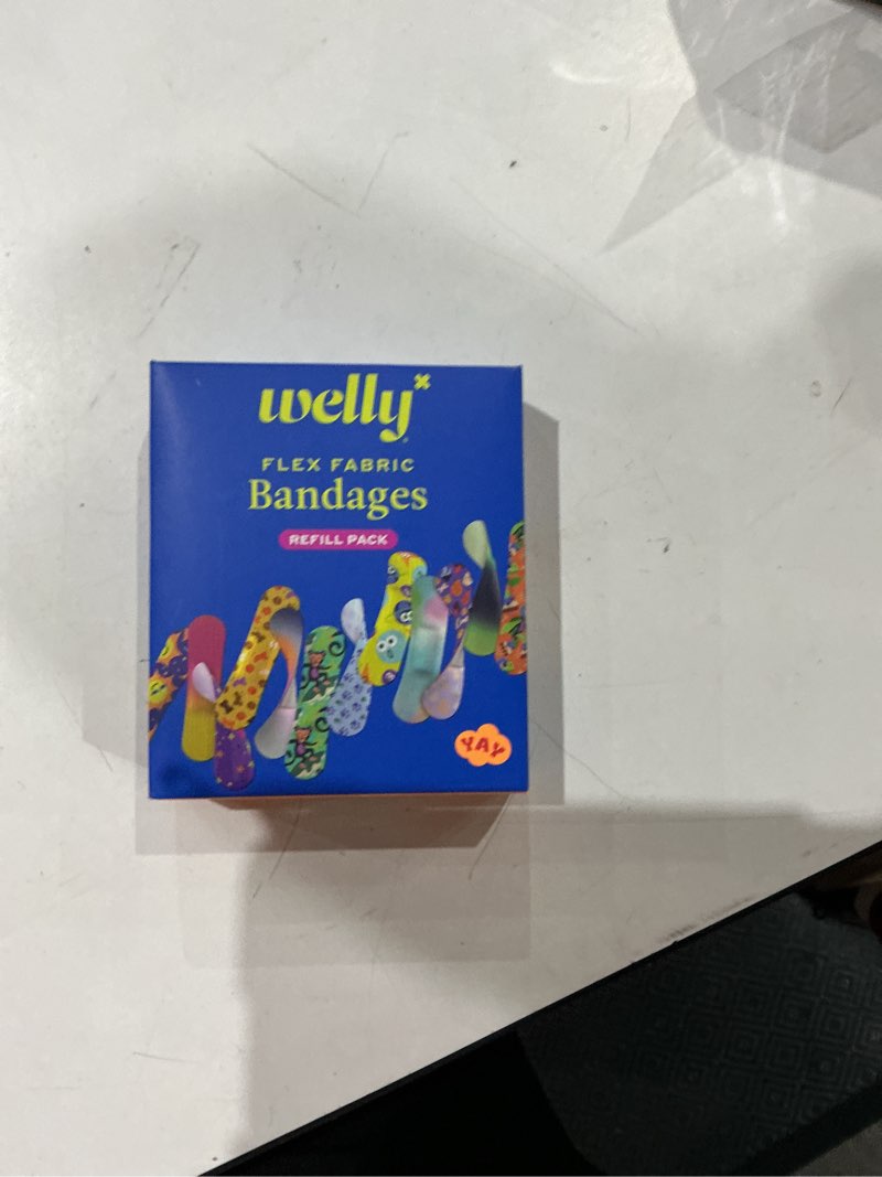 Condition photo showing New/Like New for welly clip 'n' go tin & refill pack