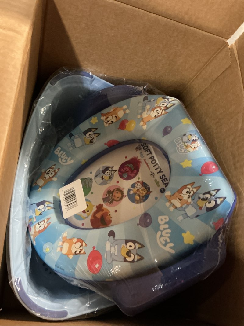 Condition photo showing New/Like New for bluey potty training set, 2 pieces combine soft potty seat and a non-slip step stool, for toddlers and kids, potty training with fun bluey characters.