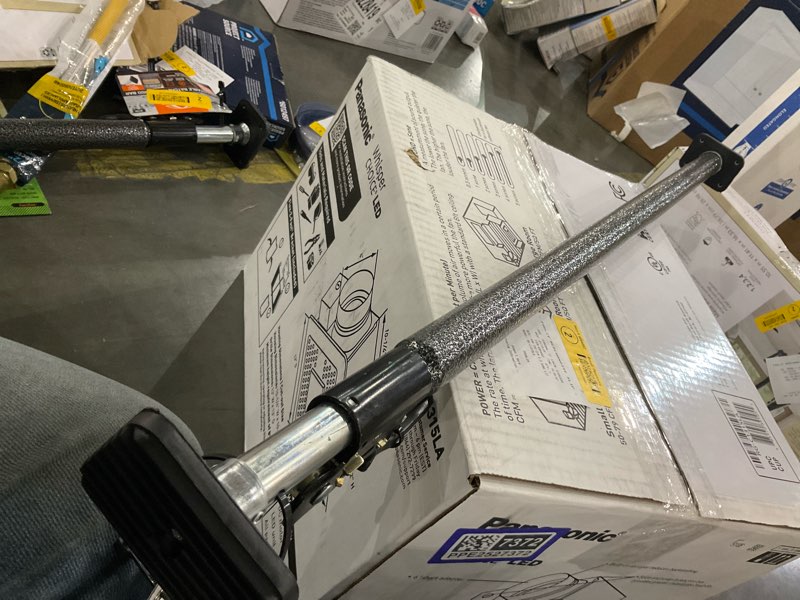 ADJUSTABLE RATCHETING CARGO BAR