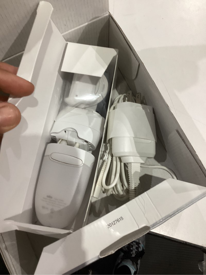 Condition photo showing Good Condition for Braun Epilator Silk-épil 9, Hair Removal Device, Women Shaver & Trimmer, Pivoting Head, Wet and Dry Epilator, Includes Shaver Head and Trimmer Comb, SES9-030