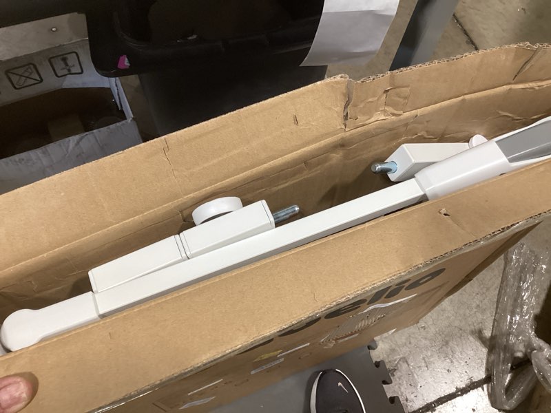 Condition photo showing Good Condition for BABELIO Safety Gate Door Fits for Stairs, Narrow and Wide Doorways with Auto Close, Easy Install, No Drilling, Pressure Mounted for Baby, Child, Pets, Dog/Puppy, 26''-40'', White White 30"Tall 26"-40" Wide