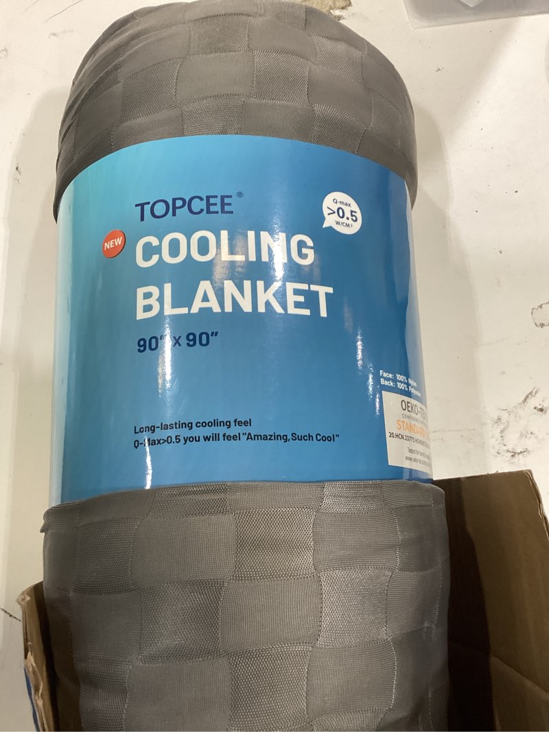 Condition photo showing Good Condition for topcee cooling blanket queen size- 90"x90" summer cooling blanket for hot sleepers arc-chill q-max >0.45 cool fiber, keeps cool for night sweats, soft lightweight sofa blankets for kid adults oxford grey 90"x90"