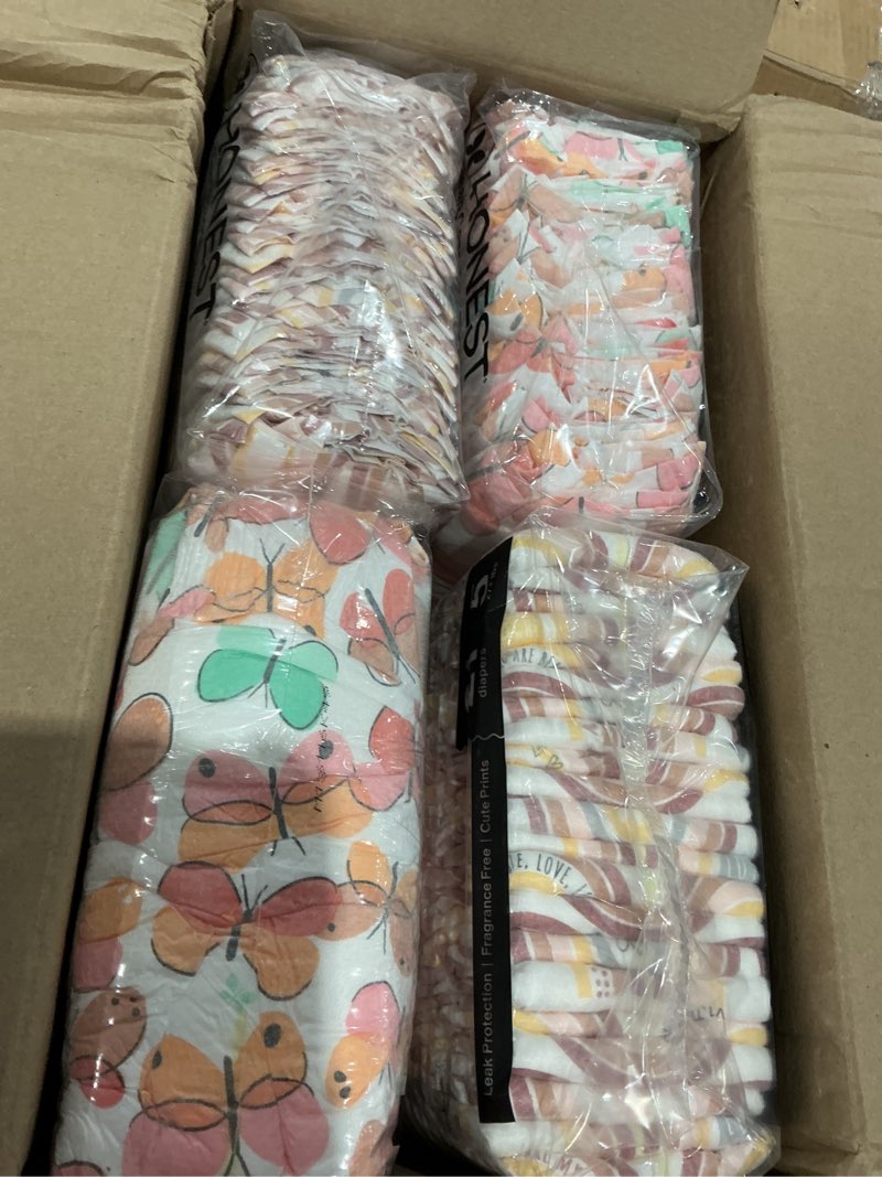Condition photo showing New/Like New for the honest company daytime diapers, wingin' it, size 5, 84 count size 5 (84 count) wingin' it + catching rainbows