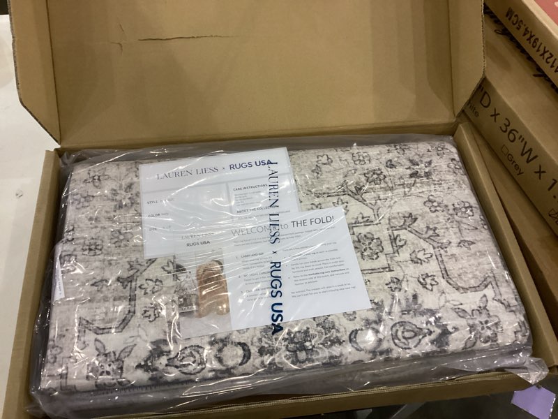 Lauren lies x Rugs USA