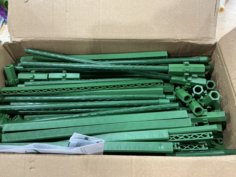 Condition photo showing Good Condition for 6 pack tomato cages for garden,up to 51.2inch tomato cage trellis-upgraded hexagon connector,heavy duty adjustable tomato stake support for raised garden bed