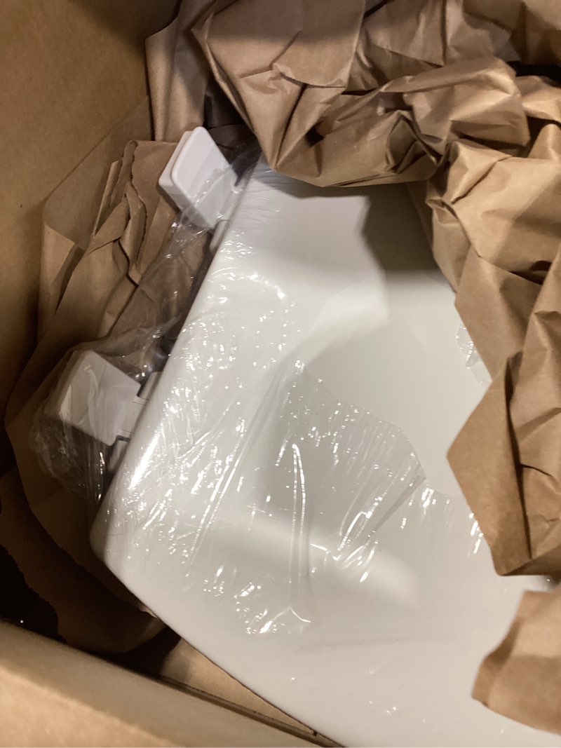 Condition photo showing Good Condition for bemis 500ec 390 toilet seat with easy clean & change hinges, 1 pack round, cotton white round basic