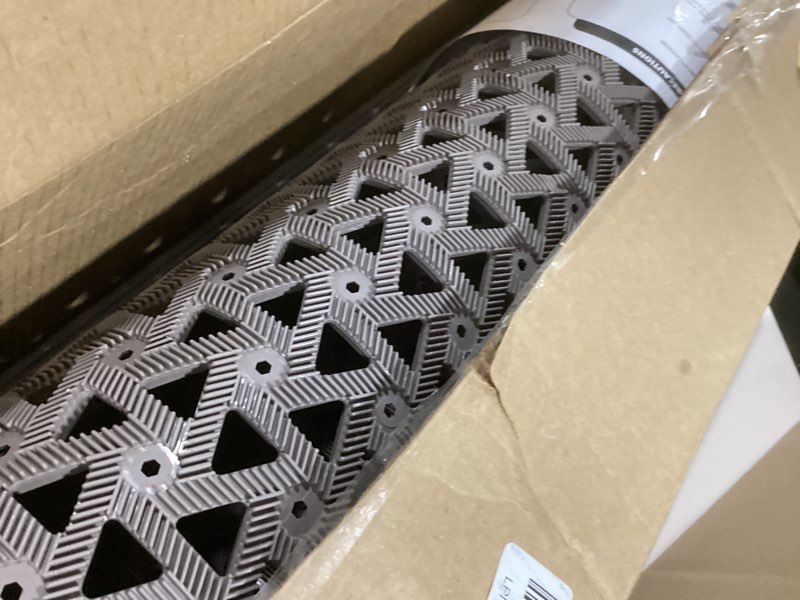 Condition photo showing Good Condition for Color&Geometry Door Mat Outside Entrance with Drainage, Rubber Heavy Duty Dirt Trapper Waterproof Outdoor Welcome Mat, Outdoor Mats All Weather for Front Back Door Patio Entryway Entry, 24"X36" Grey Grey 2' x 3' (Rectangular)