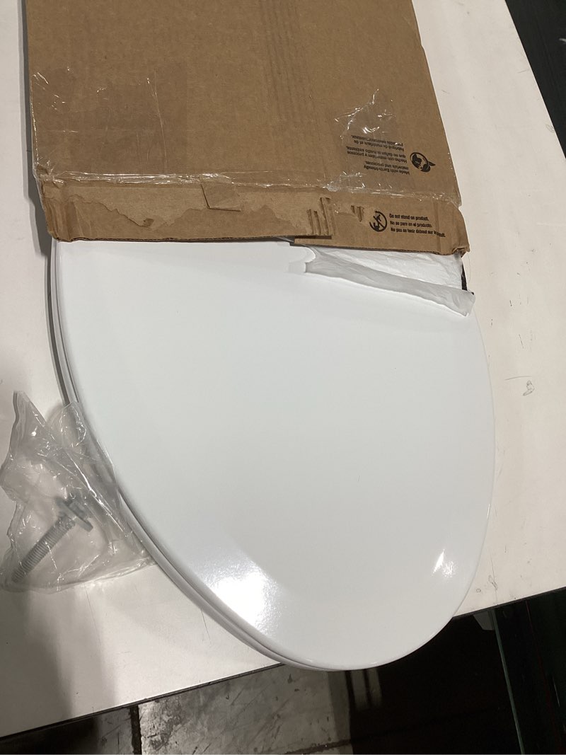 Condition photo showing Good Condition for bemis 1500ec 390 lift-off wood elongated toilet seat, cotton white (pack of 1)