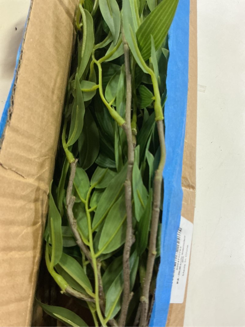 Condition photo showing Good Condition for fake plants 32.3in faux bamboo leaves stems artificial greenery stems artificial branches for vase faux branches for vase fake green plants suitable for diy home office dining room decor 4pcs green-zyj4