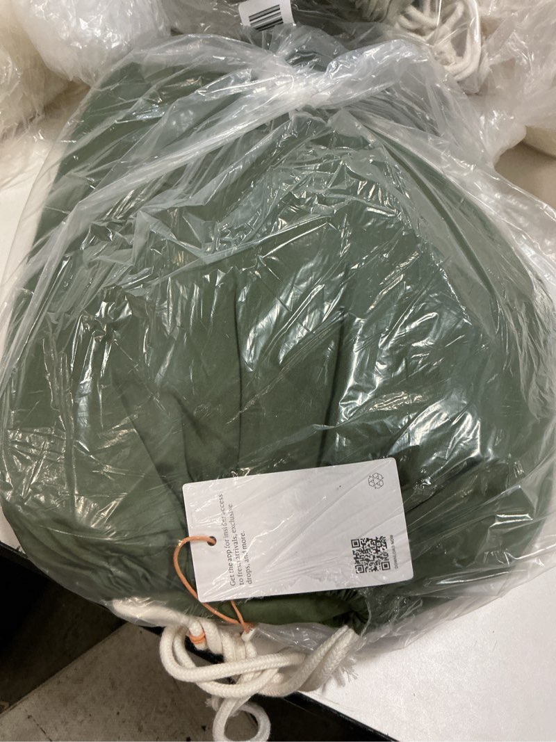 Condition photo showing New/Like New for bamboo duvet cover set, king/cal king, olive