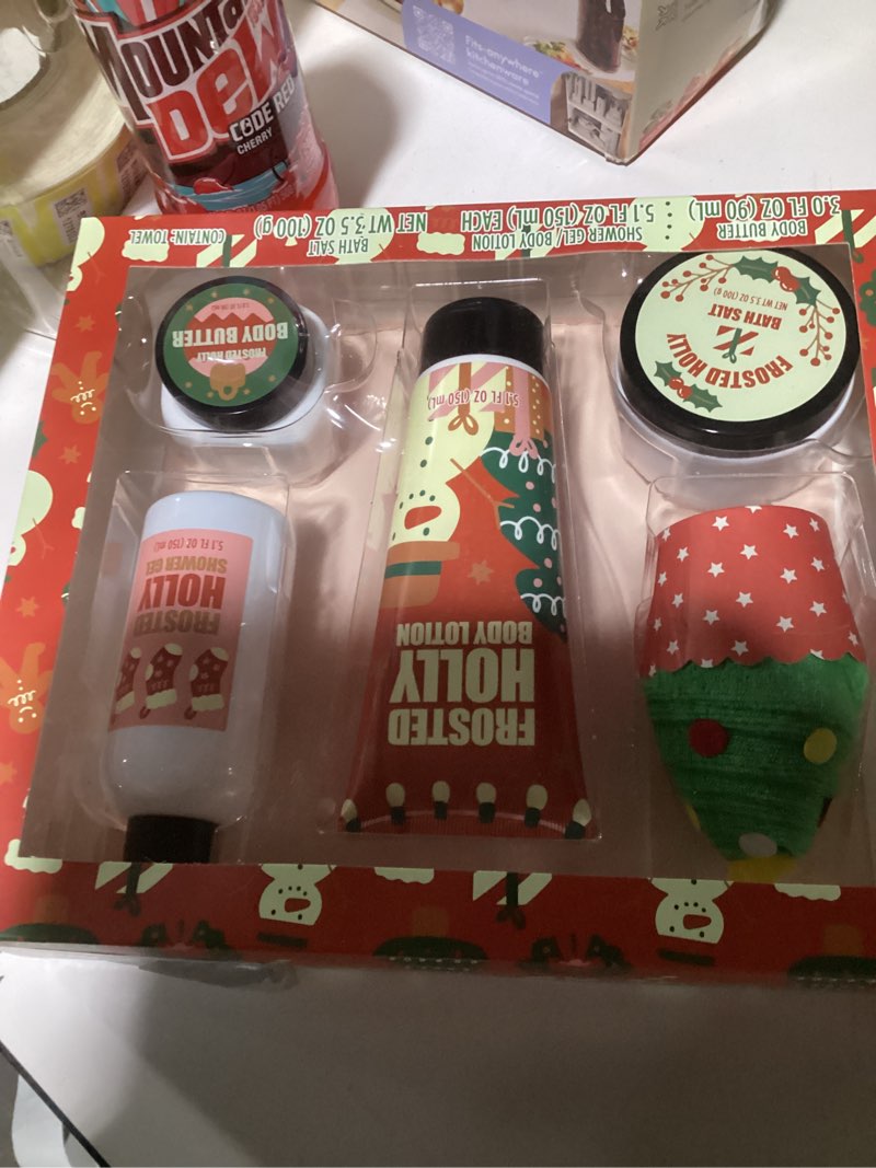 Condition photo showing New/Like New for Christmas Bath Gift Set for Women, 5 PCS Bath and Body Gift Set,Holiday Stocking Stuffers with Shower Gel, Body Lotion, Mini Towel,Birthday Gifts for Women 5pcs