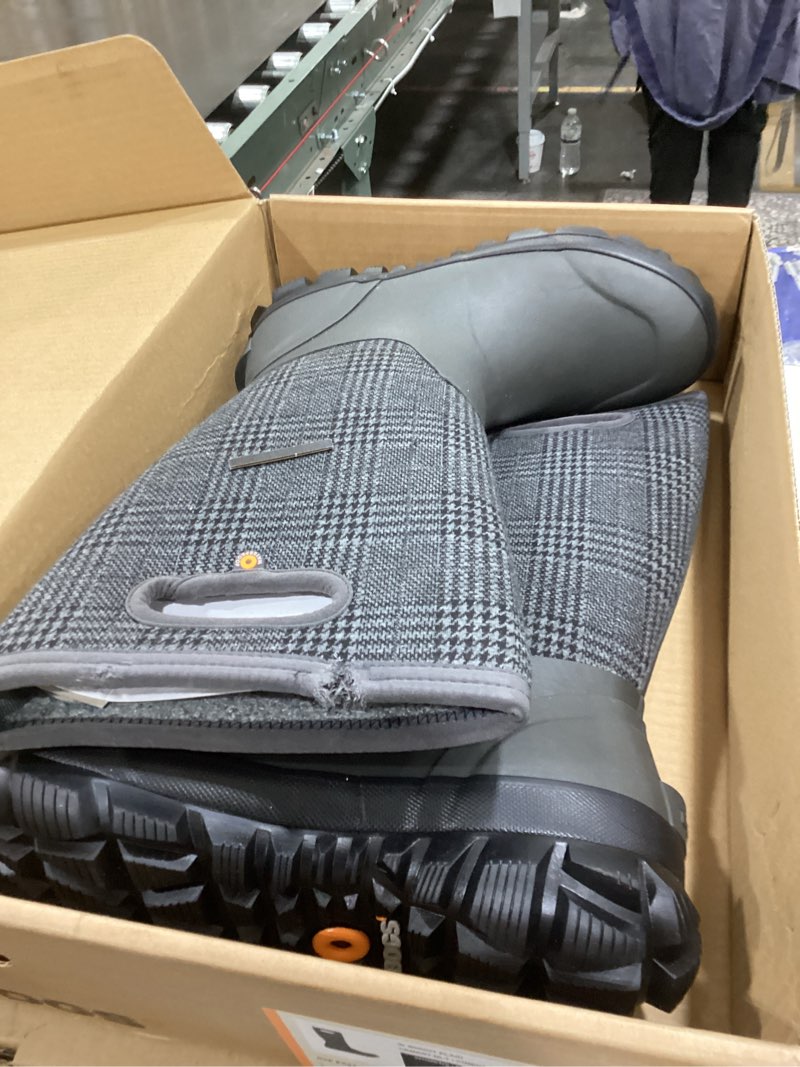 Condition photo showing Good Condition for BOGS womens Whiteout Winter Boots 8 Cement Multi