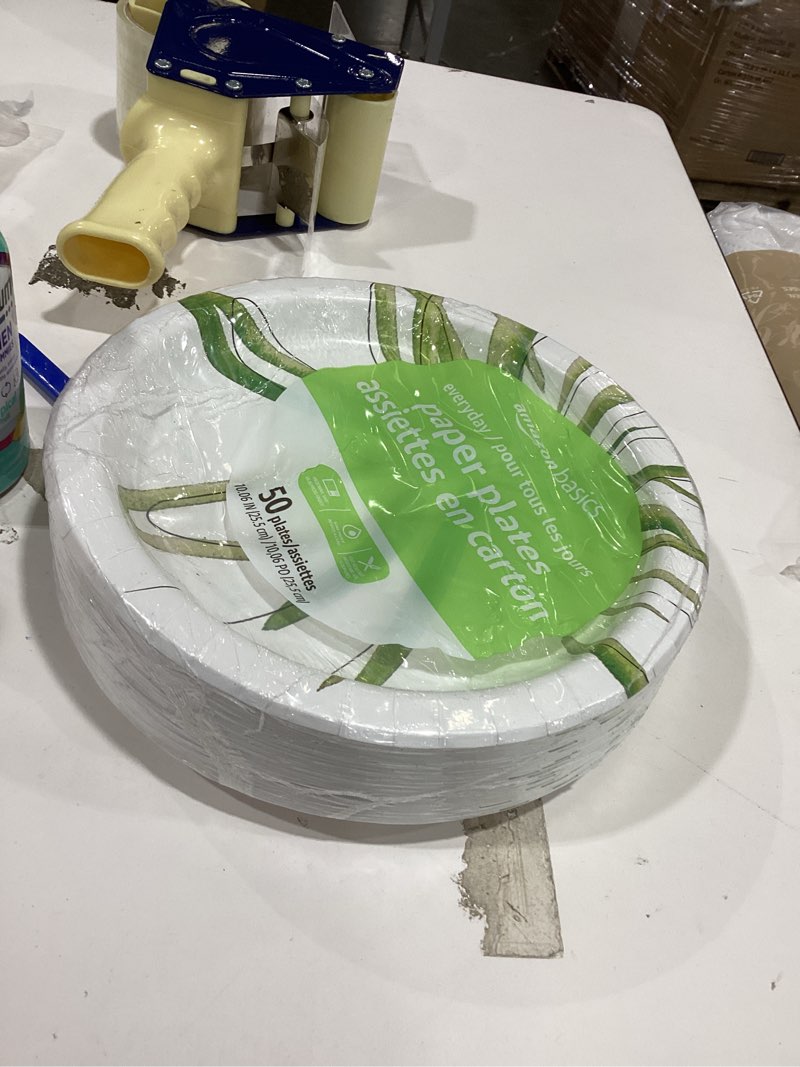 Condition photo showing New/Like New for Amazon Basics Everyday Paper Plates, 10 Inch, Disposable, 50 Count