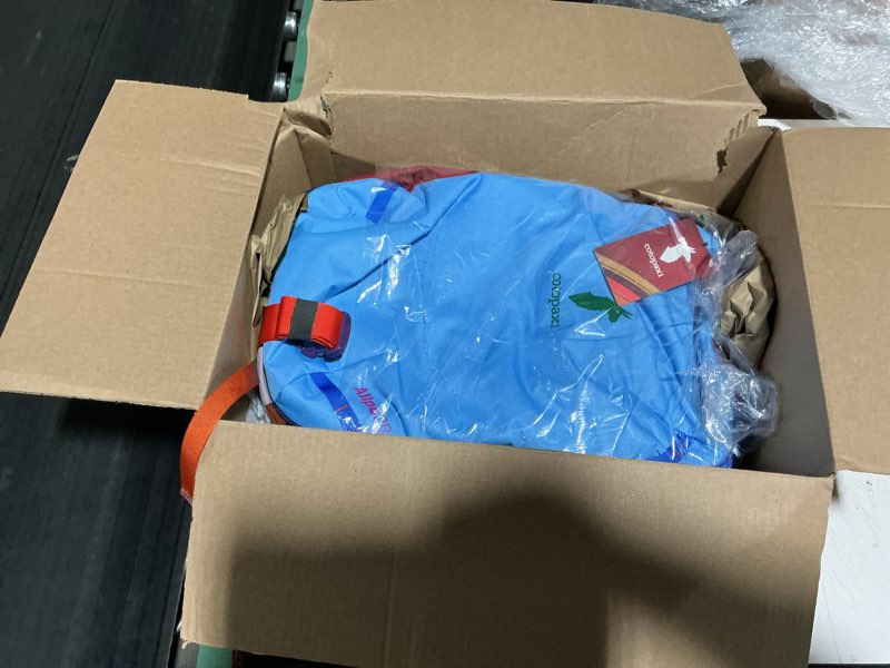 Condition photo showing Good Condition for cotopaxi allpa 28l travel pack del dia - one of a kind! no bags are the same! del día