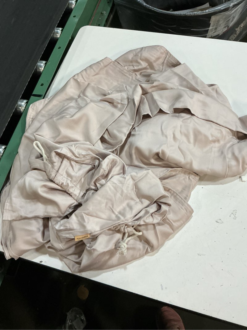Condition photo showing As Is for quince luxury organic sateen duvet cover set ( only cover )ligh grey full/queen