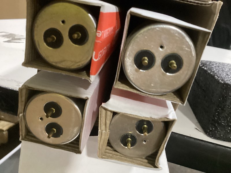 Condition photo showing Good Condition for F40/WX (4 Pack) 4ft Fluorescent Tube Light Bulb 40 Watt T12 40W Neutral White F40T12 3500K 1.5" Diameter Replaces F40N/ECO F40/D35/ECO F40T12/735/ECO F40SP35/ECO F40SPX35/ECO F40WX F40T12/NX/ALTO (4)