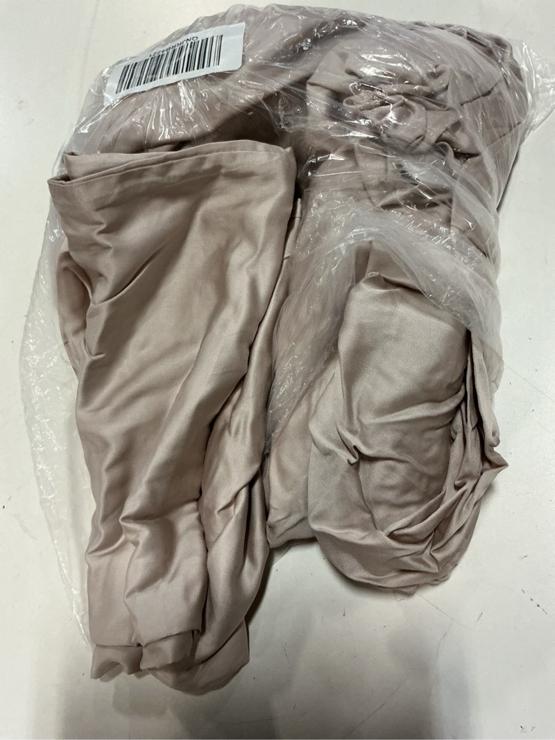 Condition photo showing Good Condition for bamboo fitted sheet set, twin, soft blush