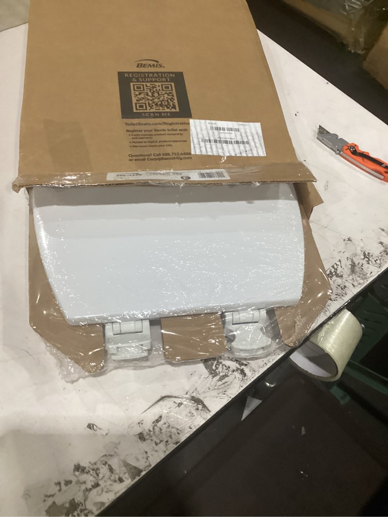 Condition photo showing New/Like New for bemis 1500ec 390 lift-off wood elongated toilet seat, cotton white (pack of 1) elongated basic