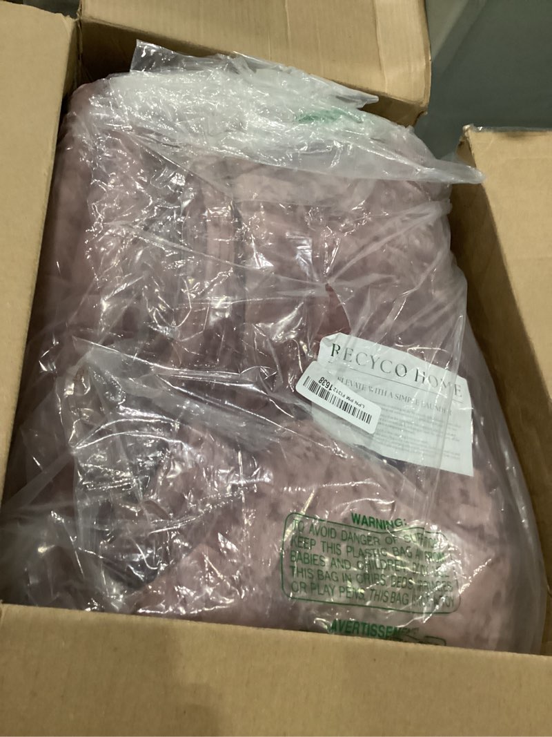 Condition photo showing Good Condition for size unknown recyco luxury velvet quilt queen size bedding set, ultra soft velvet comforter set, lightweight quilted channel box stitch oversized bedspread coverlet for all season, with 2 shams, terracotta clay full/queen (88\" x 92\") terracotta clay