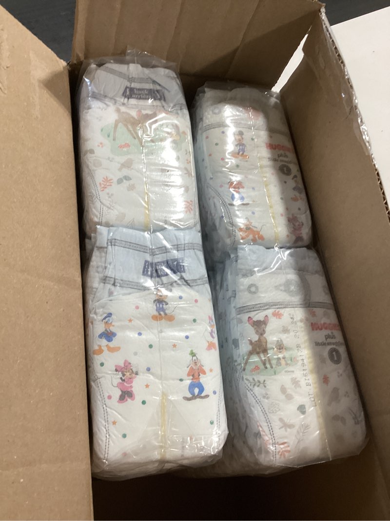 Condition photo showing New/Like New for huggies size 5 diapers, little movers baby diapers, size 5 (27+ lbs), 132 count (2 packs of 66), packaging may vary size 5 132