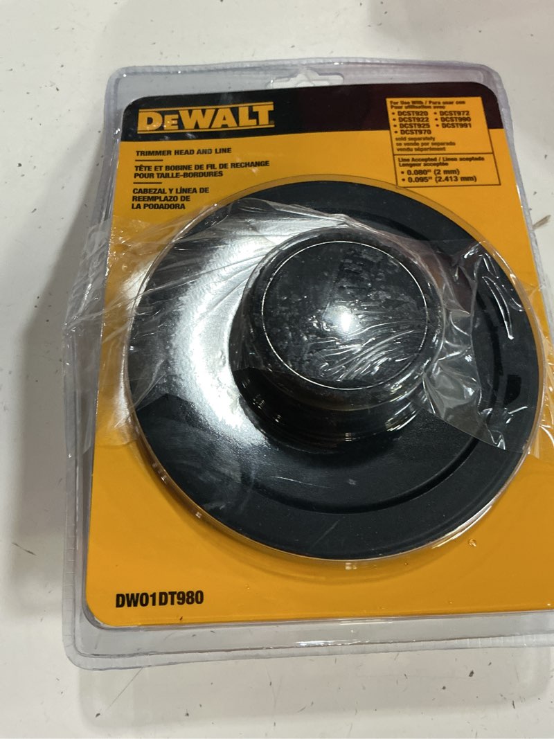 Condition photo showing New/Like New for dewalt dwo1dt980 trimmer head and line