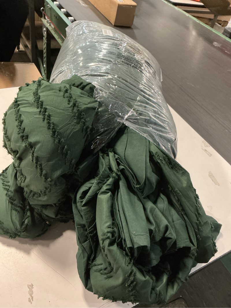 Condition photo showing Good Condition for Litanika King Size Comforter Set with Sheets Dark Emerald Green - 7 Pieces Bed in a Bag King Chevron Tufted Complete Bedding Sets with Comforter, Sheets, Pillowcases & Shams King (104"x90") Emerald Green