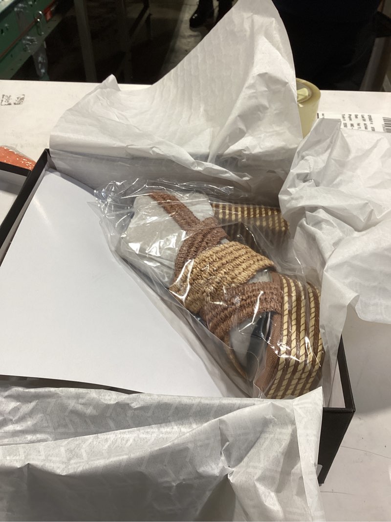 Condition photo showing New/Like New for Marc Fisher LTD womens Caddy 9.5 Dark Tan/Natural 120