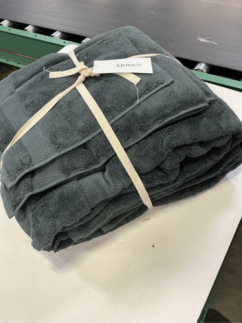 Condition photo showing Good Condition for quince madison park turkish 100% cotton 600gsm luxury premium thick soft absorbent hotel bathroom towel set shower hand face washcloths, assorted sizes, charcoal 6 piece