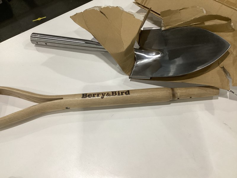 Condition photo showing Good Condition for berry&bird shovel for digging, round point digging garden shovel with wood d-handle, 40.98" stainless steel gardening didding spade, heavy duty spade shovel beach shovel snow shovel for women & men