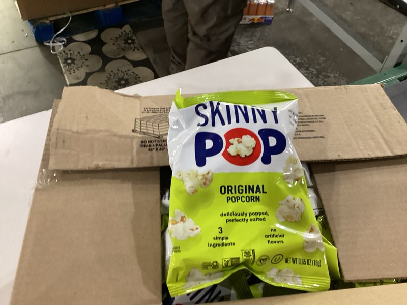Condition photo showing New/Like New for Skinny pop 30count .65oz SkinnyPop Popcorn, Original, Whole Grain, Dairy-Free Snack, 0.65oz Bags (30ct) best by date 01/31/26